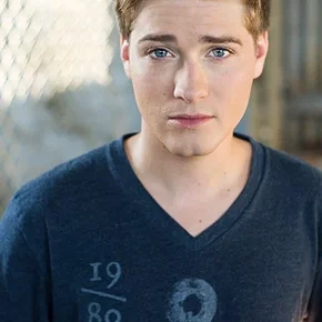 Photo star : Travis Turner