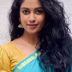 Photo star :  Roshini Haripriyan