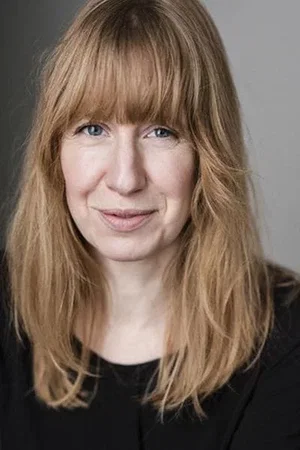  Nia Gwynne photo