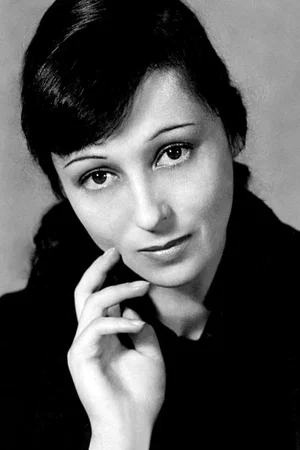  Luise Rainer
