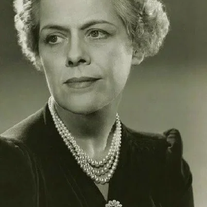  Janet Beecher