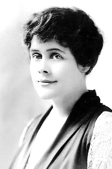  Janet Beecher