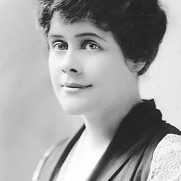  Janet Beecher