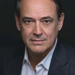 Photo star : Jon Lindstrom