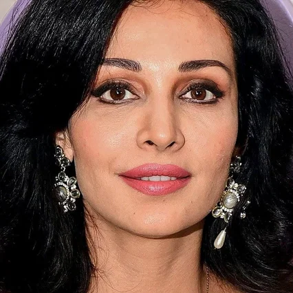  Flora Saini