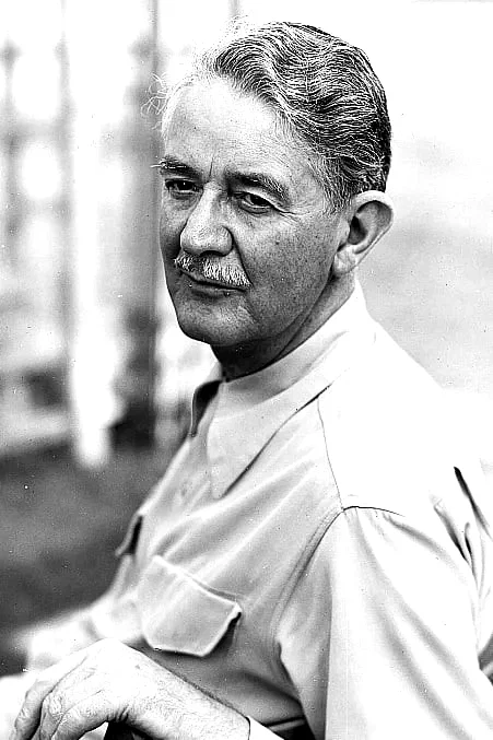 Leonard Carey