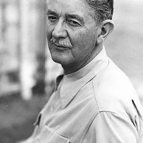 Photo star : Leonard Carey