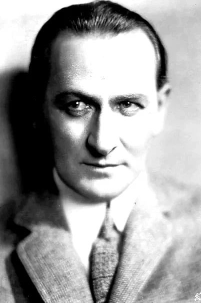  Wilbur Mack