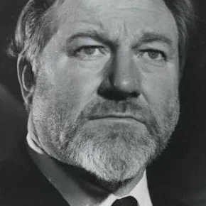 Photo star : James Robertson Justice