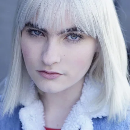  Ivy Wolk