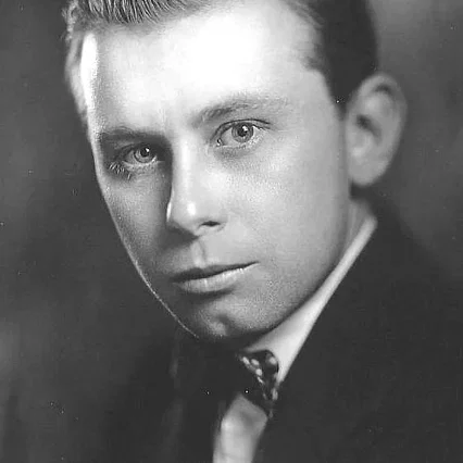  Percy Helton