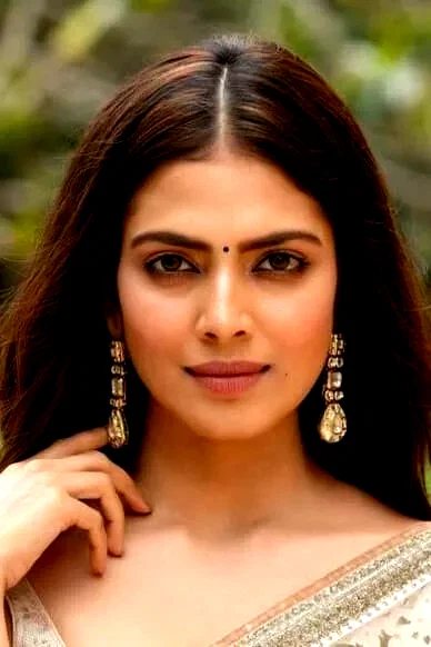  Malavika Mohanan
