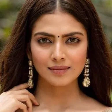  Malavika Mohanan