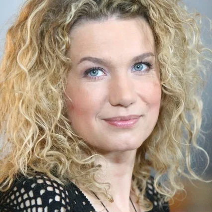  Joanna Trzepiecinska