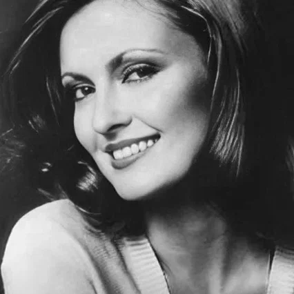  Anneka Di Lorenzo