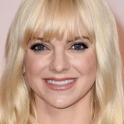 Anna  Faris