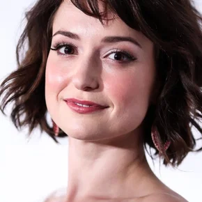 Photo star :  Milana Vayntrub