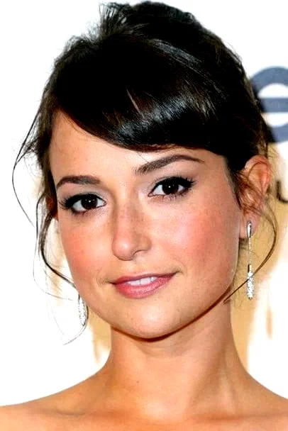  Milana Vayntrub