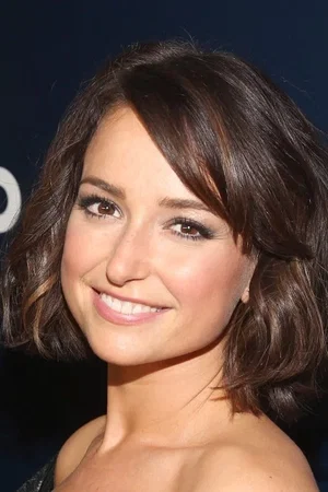  Milana Vayntrub photo