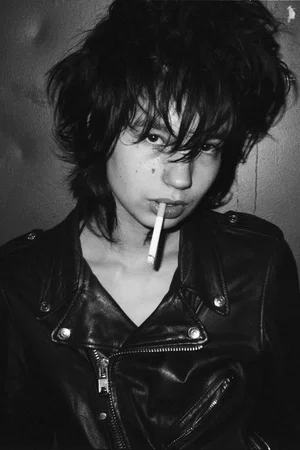  Eva Yelmani photo