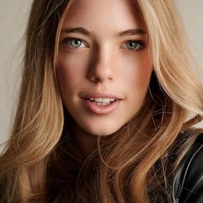 Photo star :  Elle McKinnon