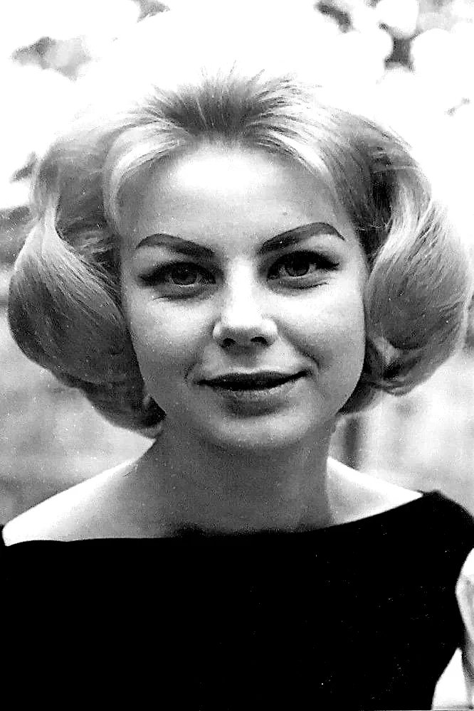  Anne Doat
