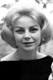  Anne Doat