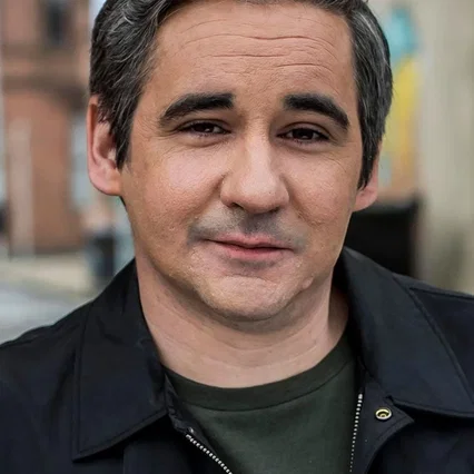  Iain Robertson