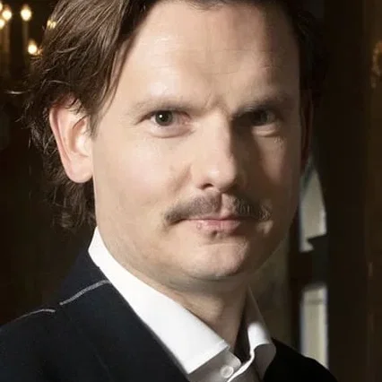  Daniel Hoesl