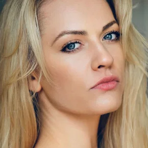 Photo star : Lucy Martin