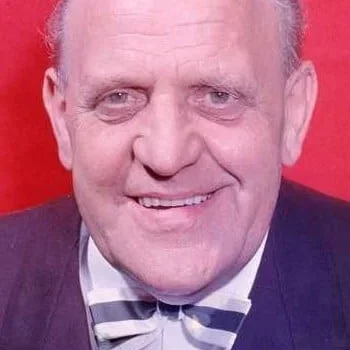  Douglas Hage