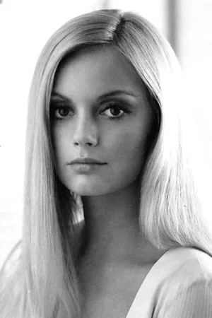 Alexandra Hay