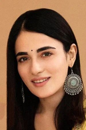  Radhika Madan photo