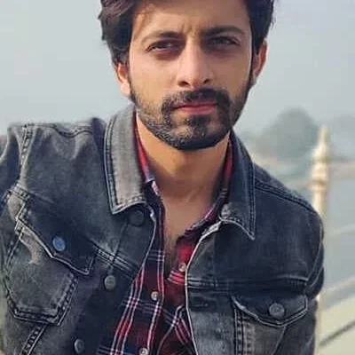  Abhishek Chauhan