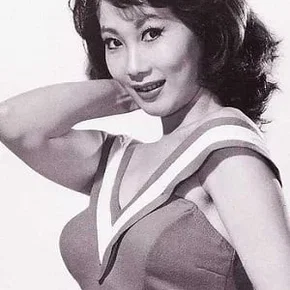 Photo star :  淡路恵子