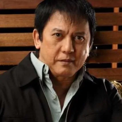  Phillip Salvador