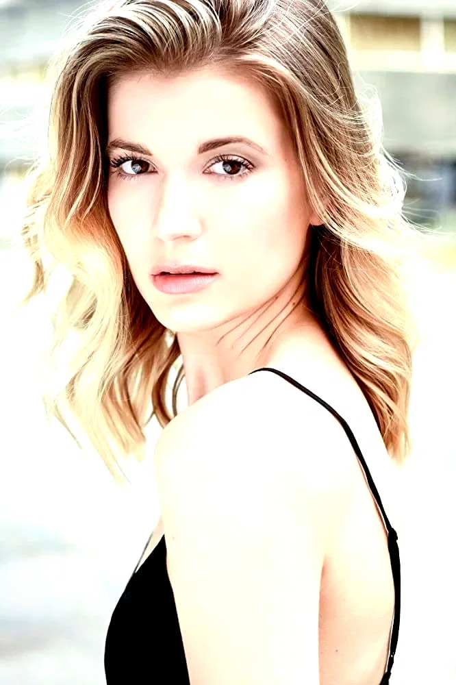  Emma Johnson