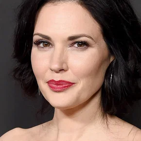 Photo star : Laura Mennell