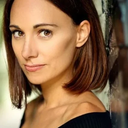  Lauren Harris