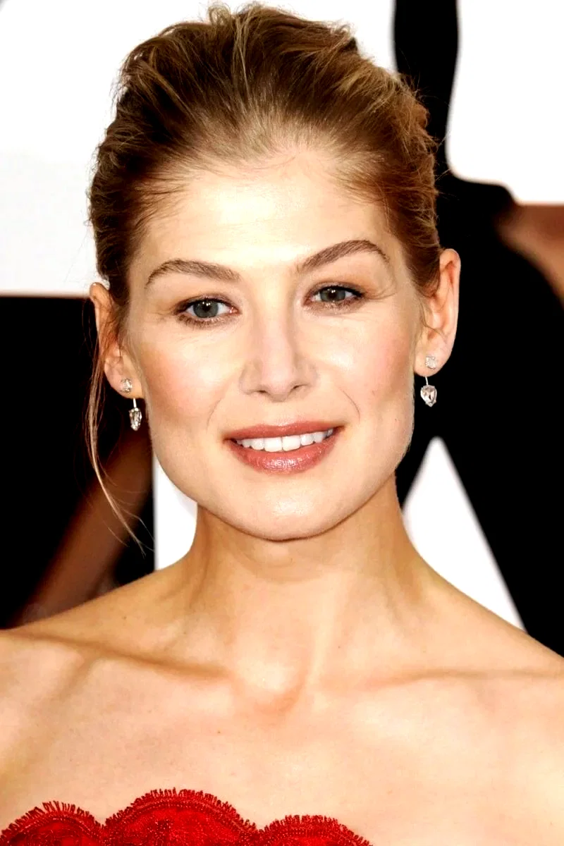 Rosamund Pike