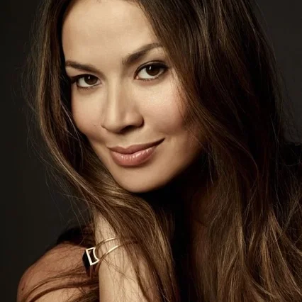 Moon Bloodgood