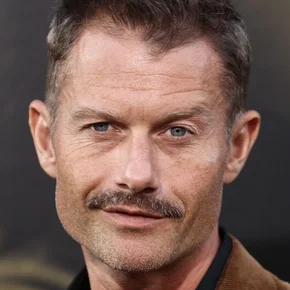 Photo star : James Badge Dale
