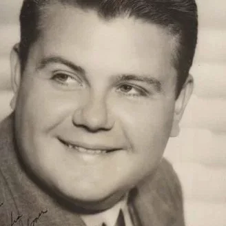  Maynard Holmes