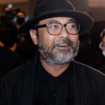  Kiki Narendra