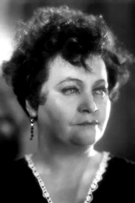  Ella Nollová