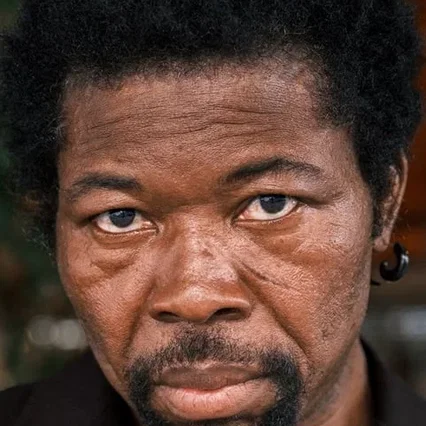  Lazare Minoungou