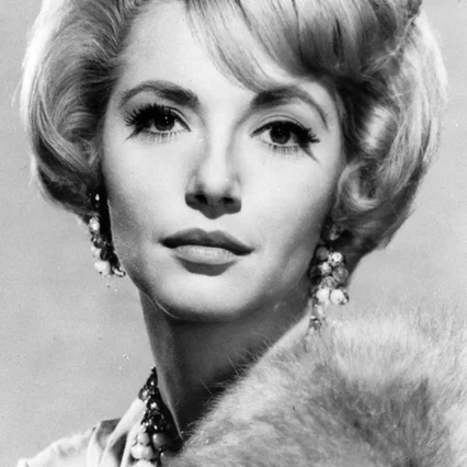  Ruta Lee