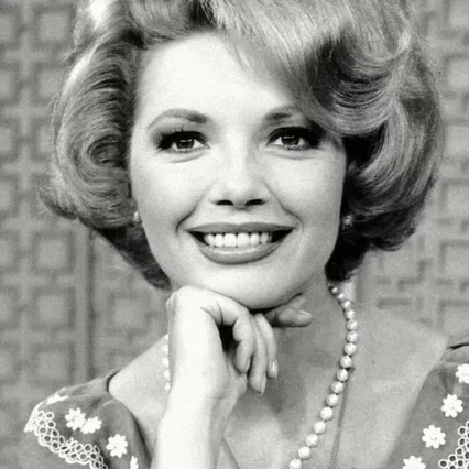  Ruta Lee
