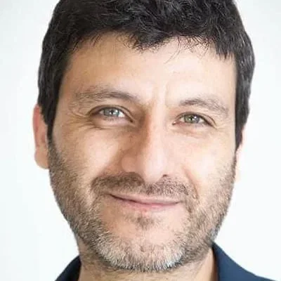  Luis Moreno