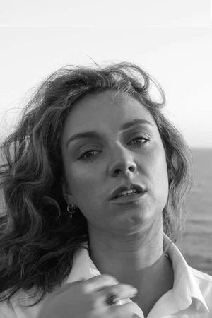  Fionnuala Flaherty photo